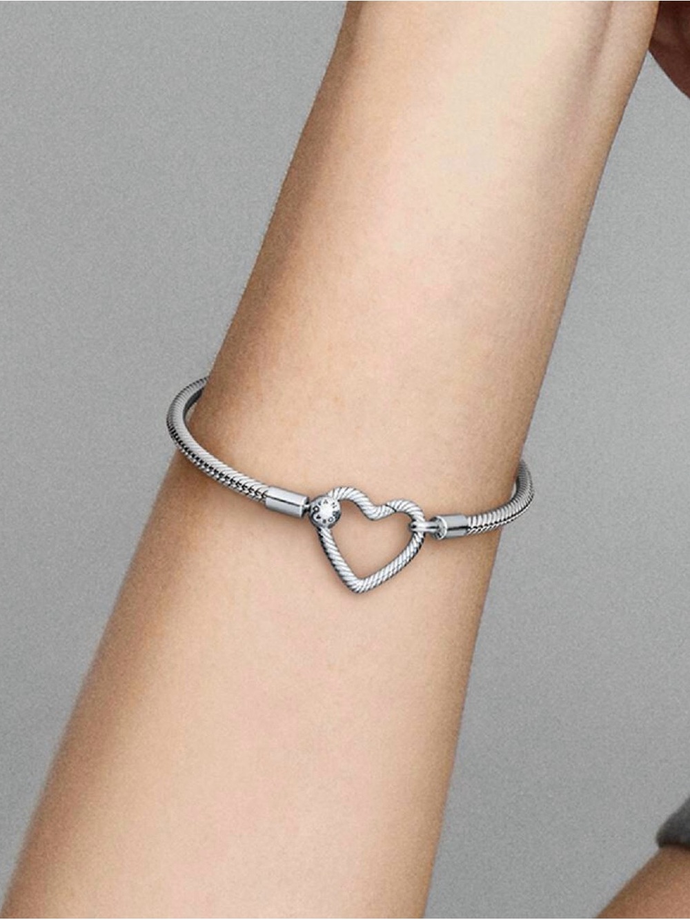 PANDORA Moments Heart Closure Snake Chain Bracelet